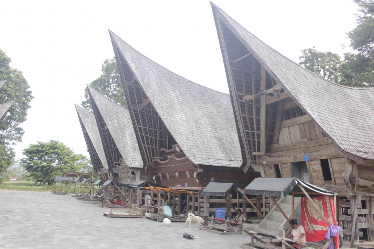 Turunan Raja Batak Kampung Ulos Huta Raja: Sejarah Warisan Budaya Batak Dari Masa Ke Masa ...