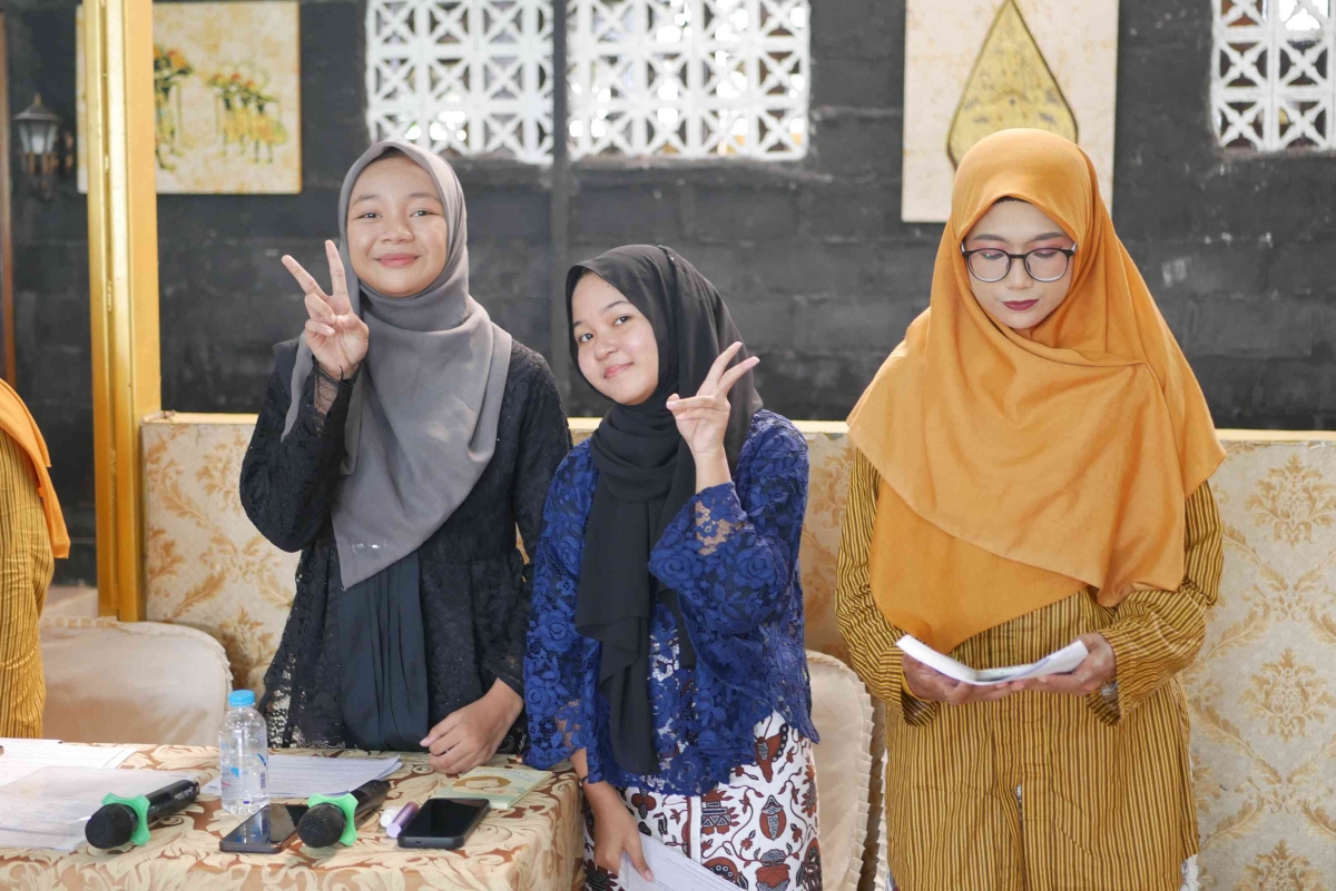 Naura Dan Rasyifa Perwakilan dari 7C Tampil Energik - Kompasiana.com