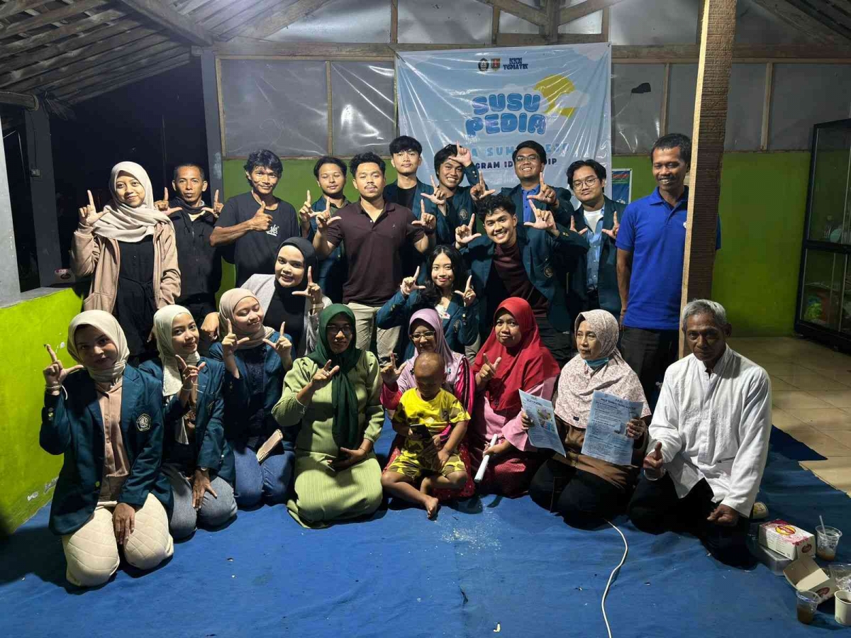 KKN TEMATIK UNDIP - Pemberdayaan KTT Rejeki Lumintu Melalui Sosialisasi Teknik Fotografi Produk Olahan Susu
