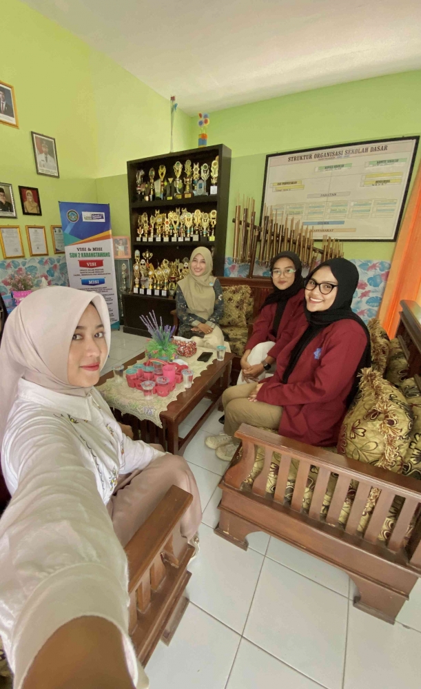 Guru SD Sebagai Role Model : Bagaimana Contoh yang Baik Bagi Diswa ...