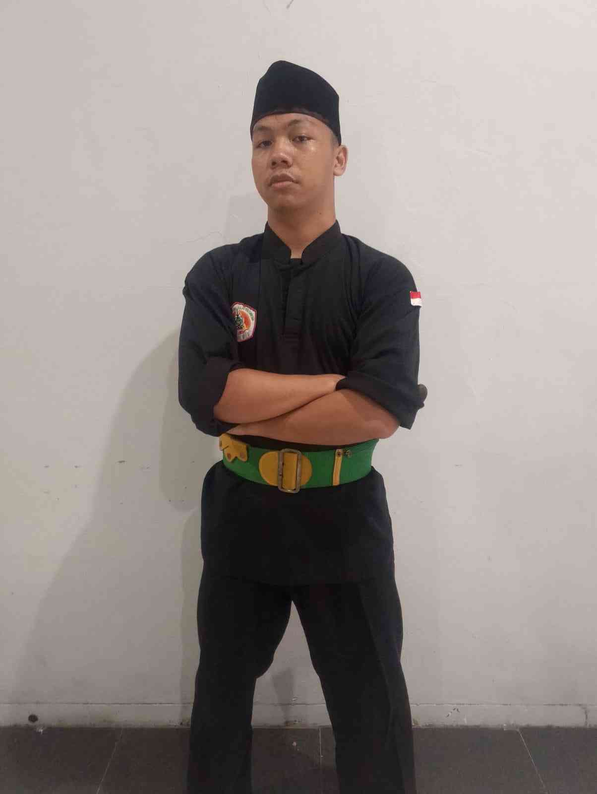 Yalangoch ukraina qizlari video Yugurish yolakchasida yalangoch qizlar