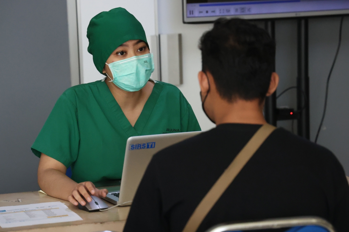 Masker Dokter Ritz Buka Paksa Masker Dokter, Kegagalan Komunikasi Dokter-Pasien Halaman 1 ...