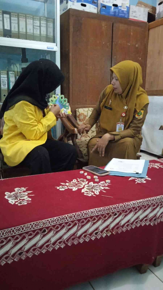 Bhakti Akademisi Penyerahan Media Pembelajaran Inovatif Berupa Puzzle Bhakti Akademisi Penyerahan Media Pembelajaran Inovatif Berupa Puzzle
