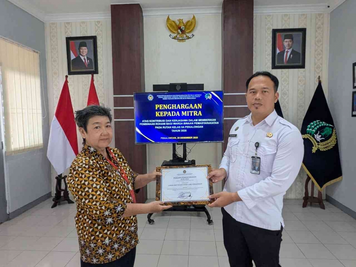 Wujud Apresiasi di Hari Natal, GKI Pekalongan Terima Penghargaan Dirjen ...