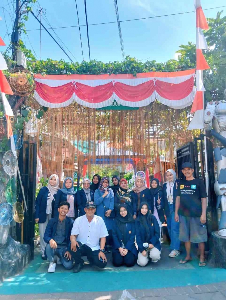 Do Rong Tembok Mahasiswa Biologi UNESA Dorong Inovasi Pupuk Organik Berbasis Limbah ...