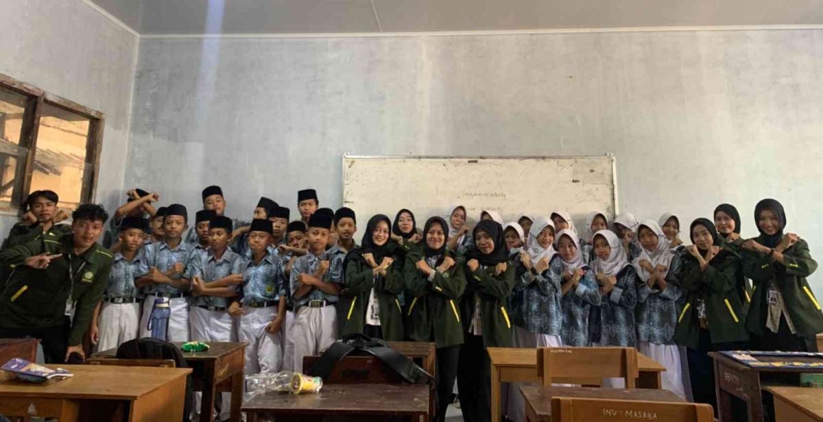 KKN XXI UNISNU Jepara Gelar Seminar Anti Bullying di MTs Salafiyah