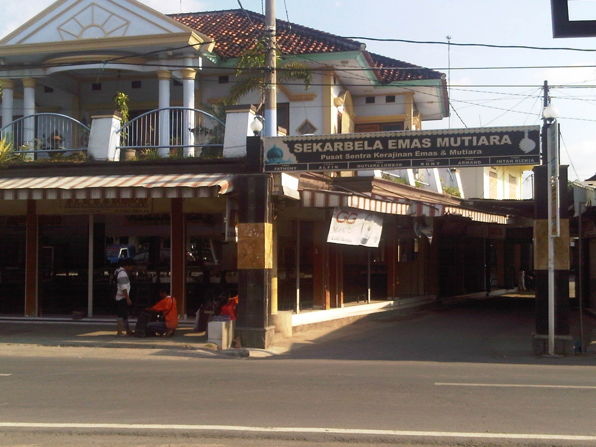 Sentra Mutiara  Khas Lombok Sekarbela Mulai Meredup oleh  Sentra Mutiara  Khas Lombok Sekarbela Mulai Meredup oleh