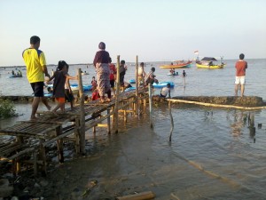 Pantai Kejawanan Obyek Wisata Yang Terbengkalai