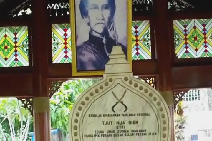 Sebelum Dibuang Ke Sumedang Cut Nyak Dhien Ke Malaysia Kompasiana Com Sebelum Dibuang Ke Sumedang Cut Nyak Dhien Ke Malaysia Kompasiana Com