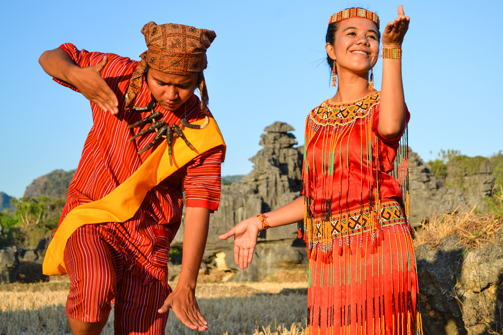 Tari Marendeng Marampa' Cerminan Semangat Pemuda Toraja 