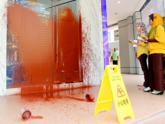 Lintah Darat Malaysia Merah Kompasiana Com