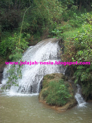 Siluman Kelabang Raksasa Di Air Terjun Banyu Langse Tuban