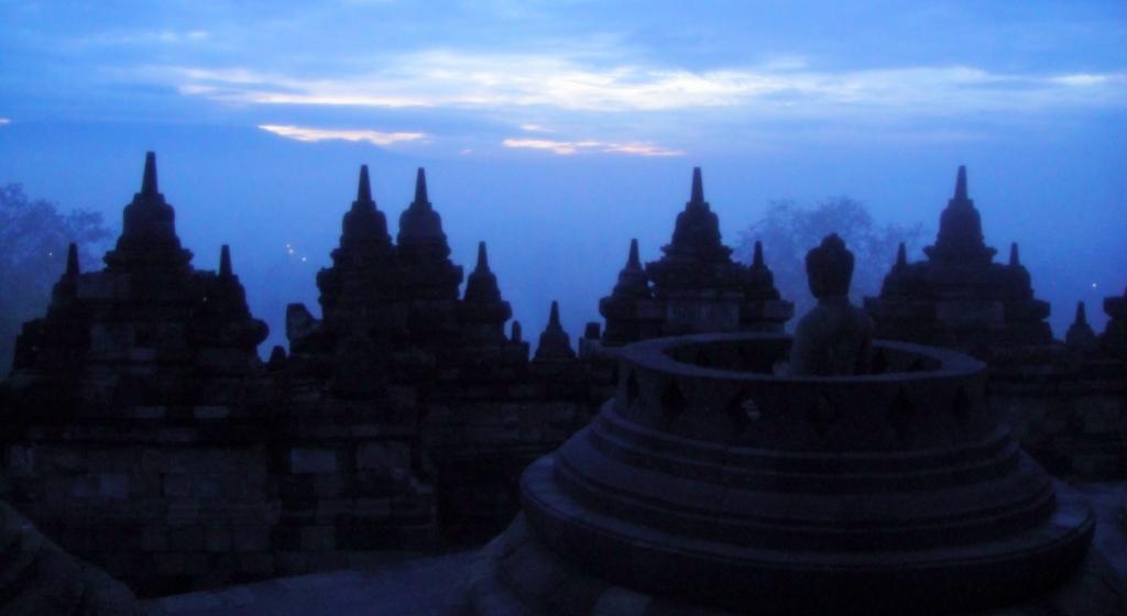 Menjemput Pagi Di Borobudur Kompasiana Com