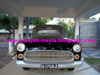 Jejak Mobil Opel Kuno Bung Tomo Di Surabaya Kompasiana com Jejak Mobil Opel Kuno Bung Tomo Di Surabaya Kompasiana com