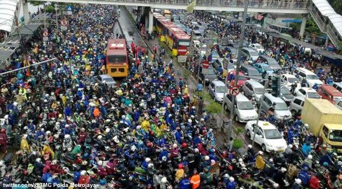 Hasil gambar untuk macet ibukota