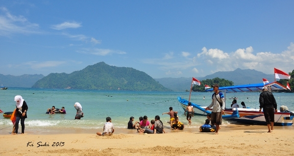 Liburan Keluarga Di Pantai Pasir Putih Prigi Kompasiana Com Liburan Keluarga Di Pantai Pasir Putih Prigi Kompasiana Com