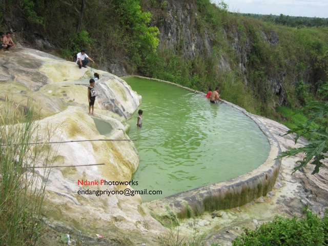 Sensasi Mandi Air Hangat di Ciseeng Bogor oleh Endang Sensasi Mandi Air Hangat di Ciseeng Bogor oleh Endang