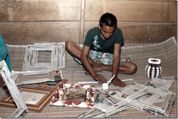 Koran Bekaspun Menjadi Bingkai Foto Kompasiana Com