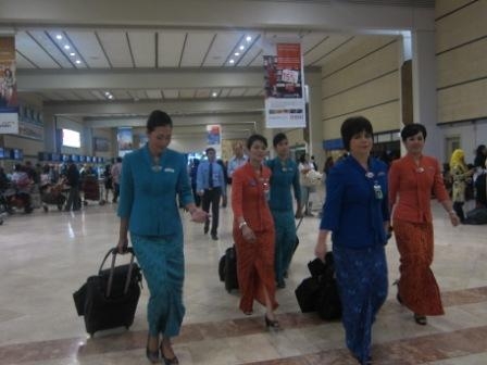 Seragam Baru Pramugari Garuda Indonesia Ok Tak oleh Seragam Baru Pramugari Garuda Indonesia Ok Tak oleh