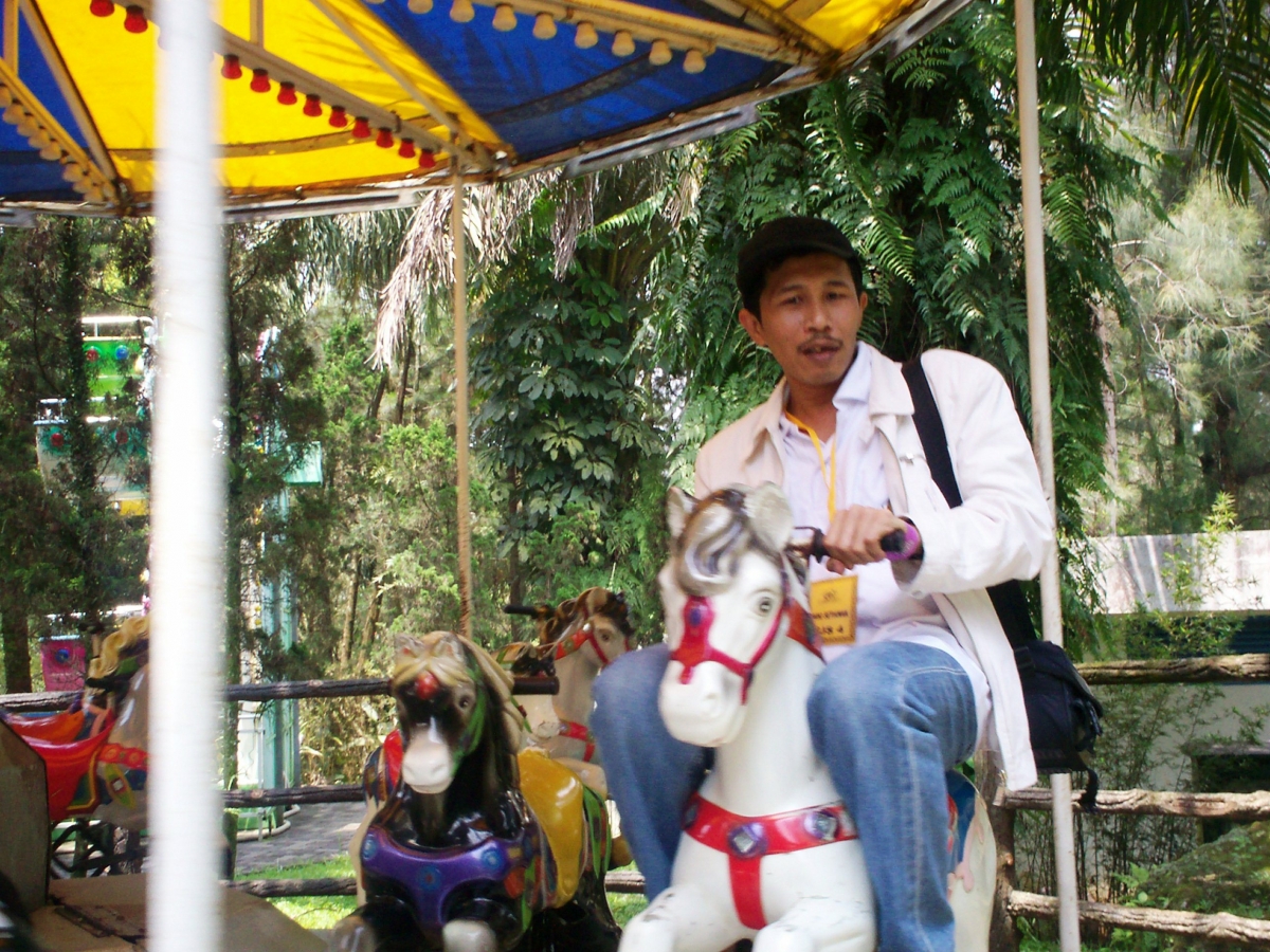 Masa Kecil Kurang Bahagia Oleh Dwiki Setiyawan Kompasianacom Masa Kecil Kurang Bahagia Oleh Dwiki Setiyawan Kompasianacom