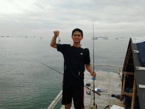 Serunya Memancing Di Bagan Laut Teluk Naga Kompasiana Com