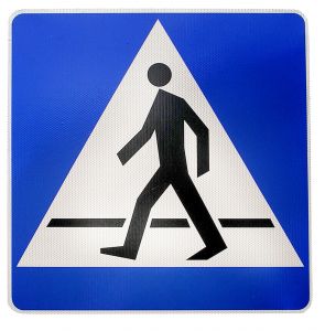 Pejalan Kaki Seharusnya Berjalan di Sebelah Kanan Pejalan Kaki Seharusnya Berjalan di Sebelah Kanan