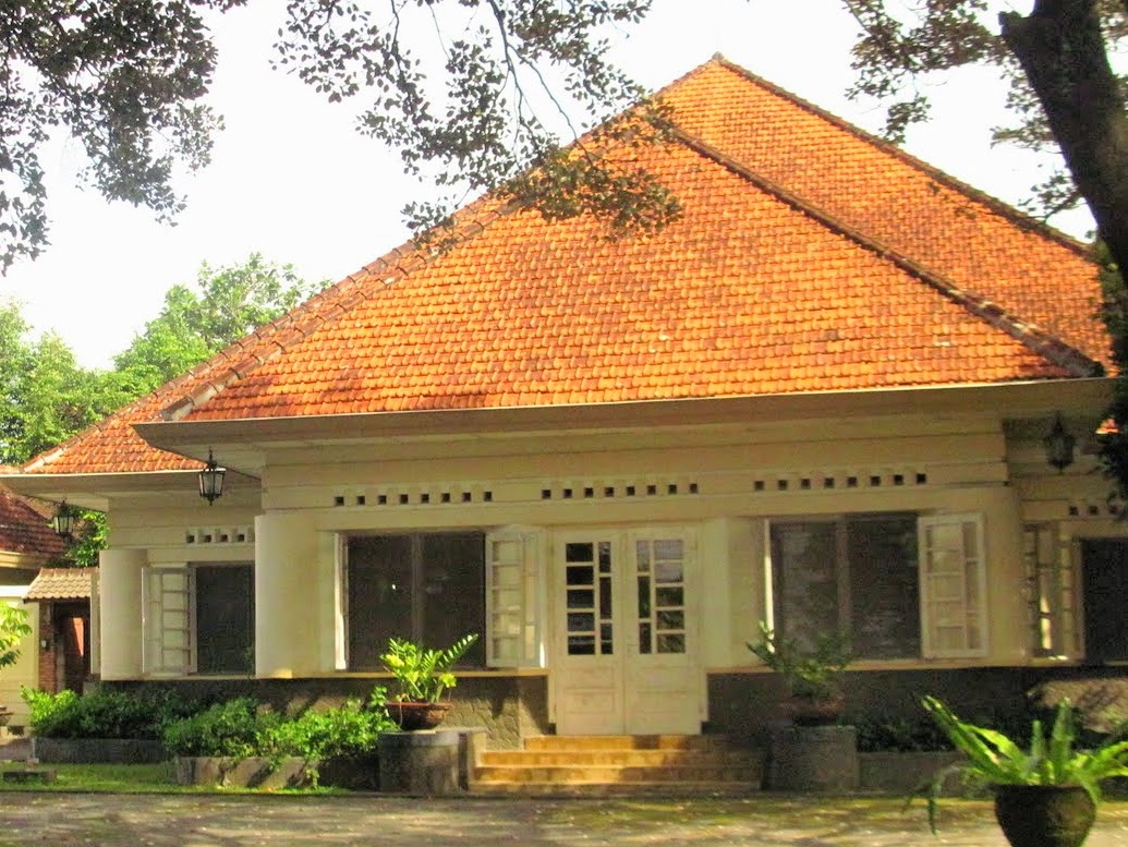 Awal Mula Bedinde Rumah Belanda oleh Ardis Family 