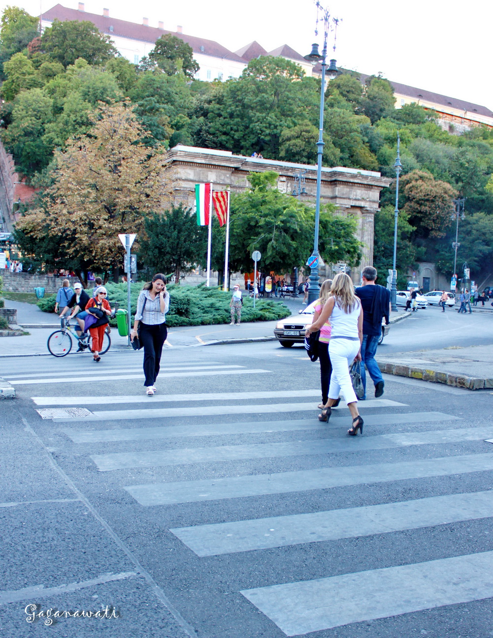 Di Budapest Zebra Cross Itu Tempat Menyeberang Oleh Gaganawati