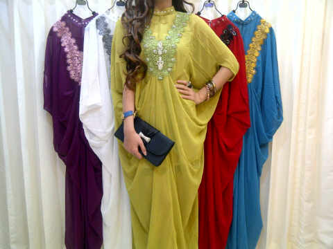 Kaftan ala Syahrini Trend Busana Muslimah yang Salah  Kaftan ala Syahrini Trend Busana Muslimah yang Salah