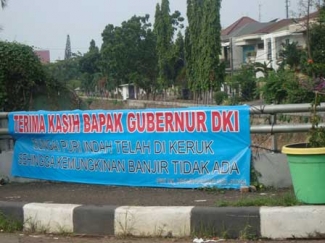 Spanduk Perpisahan Ala Fauzi Bowo Terima Kasih Pak Gubernur