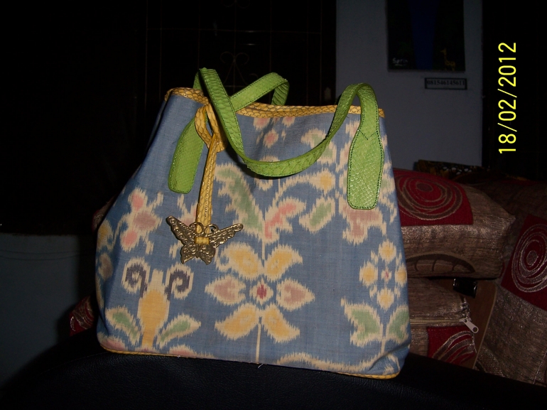 Tas Dari Kain Tenun Endek Keren Banget Kompasiana Com Tas Dari Kain Tenun Endek Keren Banget Kompasiana Com