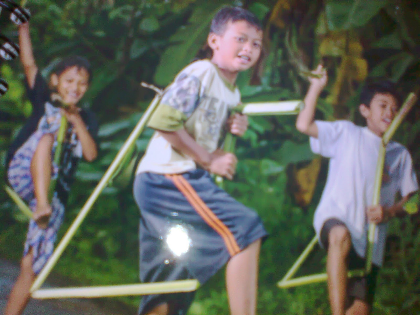  Mainan  Tradisional Dari  Pelepah  Pisang 