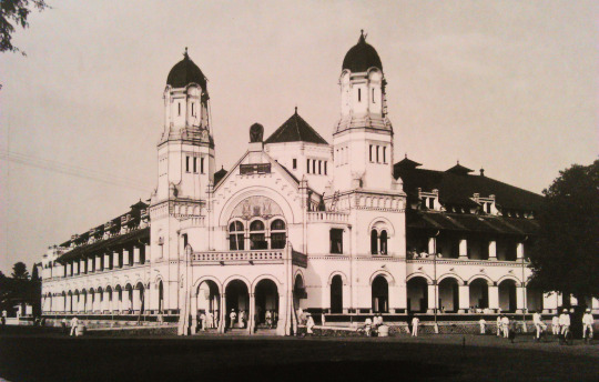 Di Balik Cerita Mistis Lawang Sewu Halaman 1 - Kompasiana.com