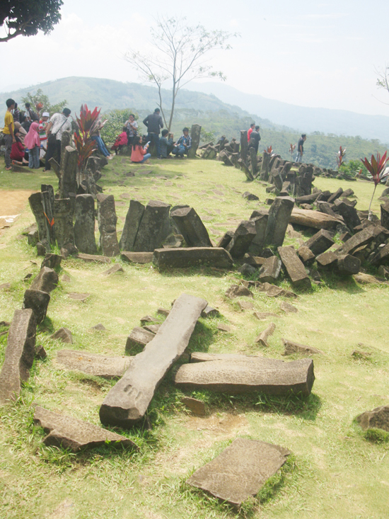 Gunung Padang Indonesia Kuno yang Mencengangkan Dunia Gunung Padang Indonesia Kuno yang Mencengangkan Dunia