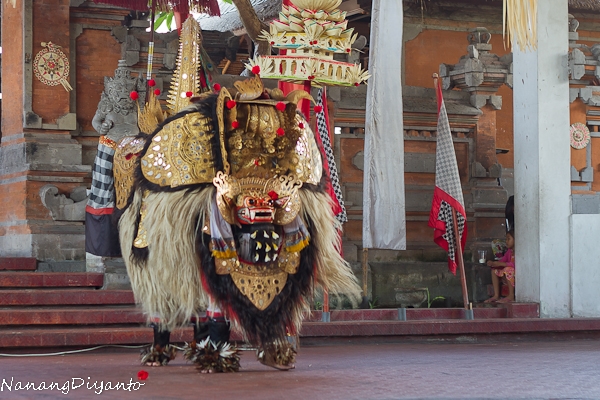 Pesan Tersirat dari Tari Barong dan Keris di Bali Halaman Pesan Tersirat dari Tari Barong dan Keris di Bali Halaman