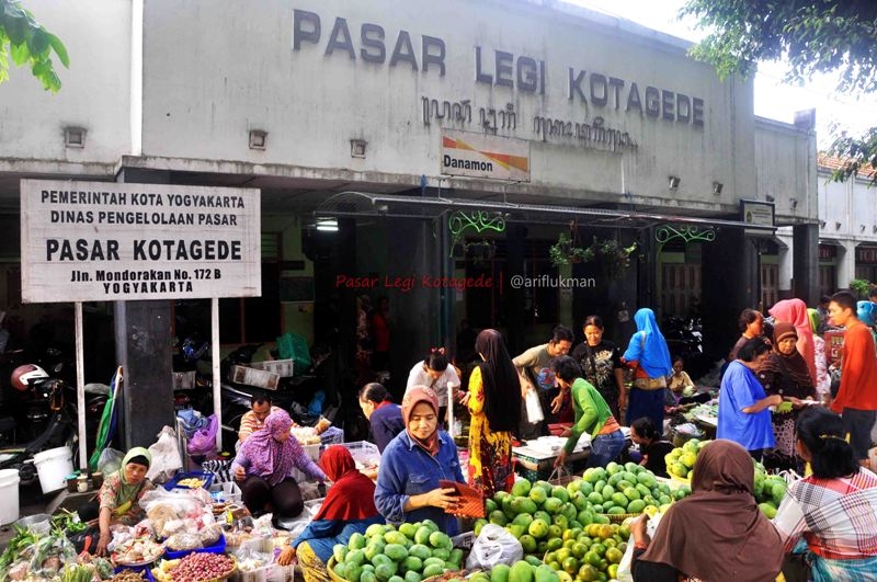 Berkelana di Pasar Tertua Jogja oleh Arif L Hakim 