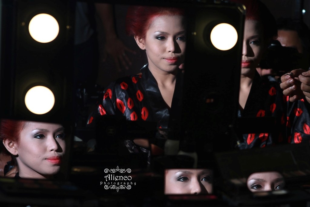 Contoh Foto Pernikahan dengan Gaya Foto Jurnalistik Contoh Foto Pernikahan dengan Gaya Foto Jurnalistik