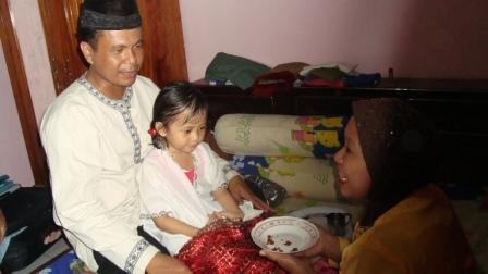 Makkatte Tradisi Khitan Anak Perempuan Bugis Makkatte Tradisi Khitan Anak Perempuan Bugis