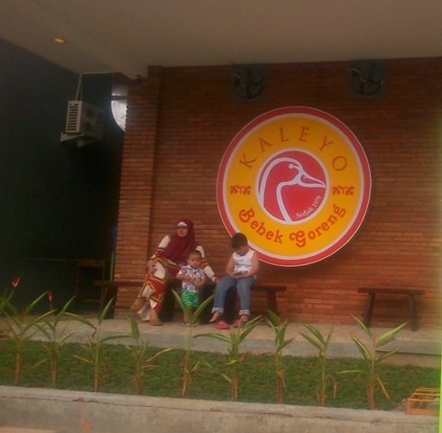 Asyiknya Bisa Makan Bebek Kaleyo Di Grand Wisata Bekasi Halaman All Kompasiana Com Asyiknya Bisa Makan Bebek Kaleyo Di Grand Wisata Bekasi Halaman All Kompasiana Com