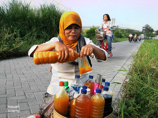 Keuletan Penjual Jamu Gendong Kompasiana com Keuletan Penjual Jamu Gendong Kompasiana com