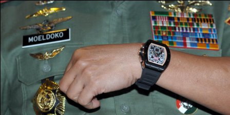 Richard Mille Moeldoko Roger Federer Mancini Benzema Semuanya