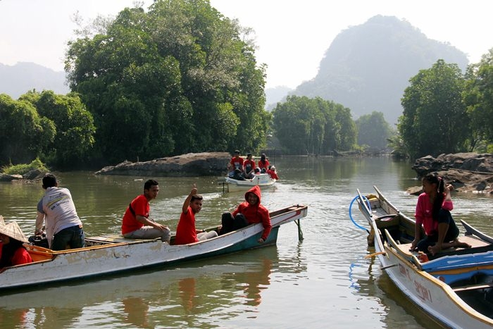 Melihat Indonesia dari Kampung Berua, Ramang-Ramang 